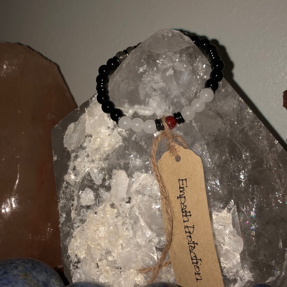 “Empath Protection” Crystal bracelet - Picture 3 of 7